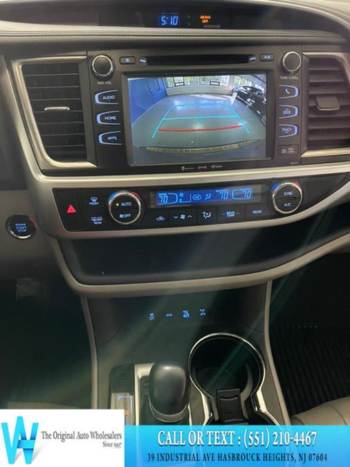 2018 Toyota Highlander XLE V6 AWD (Natl), available for sale in Lodi, New Jersey | AW Auto & Truck Wholesalers, Inc. Lodi, New Jersey 2018 Toyota Highlander XLE V6 AWD (Natl), available for sale in Lodi, New Jersey | AW Auto & Truck Wholesalers, Inc. Lodi, New Jersey