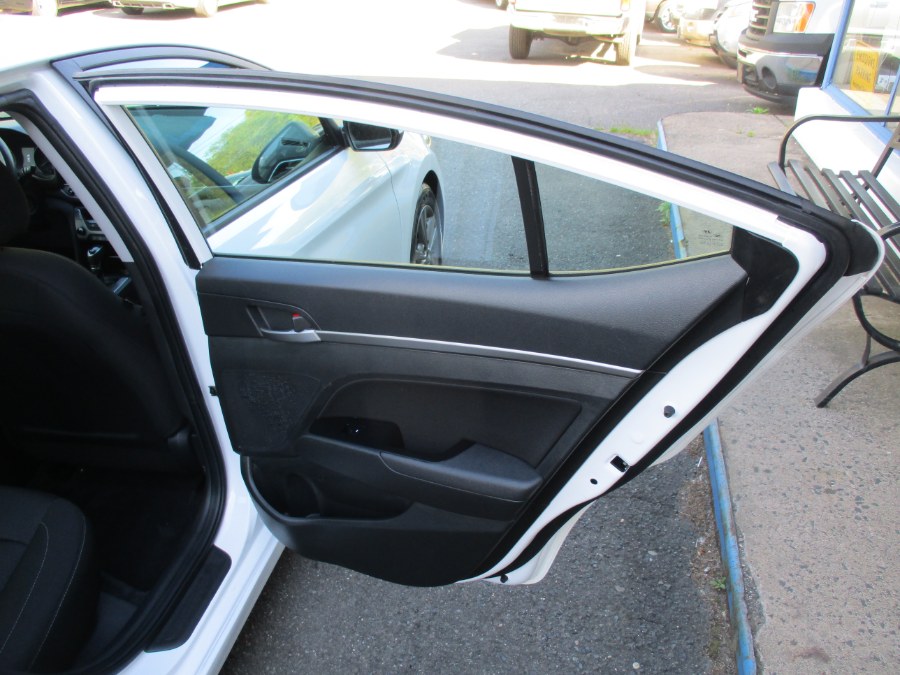 2018 Hyundai Elantra SEL 2.0L Auto (Alabama), available for sale in Meriden, Connecticut | Cos Central Auto. Meriden, Connecticut 2018 Hyundai Elantra SEL 2.0L Auto (Alabama), available for sale in Meriden, Connecticut | Cos Central Auto. Meriden, Connecticut