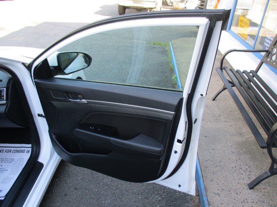 2018 Hyundai Elantra SEL 2.0L Auto (Alabama), available for sale in Meriden, Connecticut | Cos Central Auto. Meriden, Connecticut 2018 Hyundai Elantra SEL 2.0L Auto (Alabama), available for sale in Meriden, Connecticut | Cos Central Auto. Meriden, Connecticut