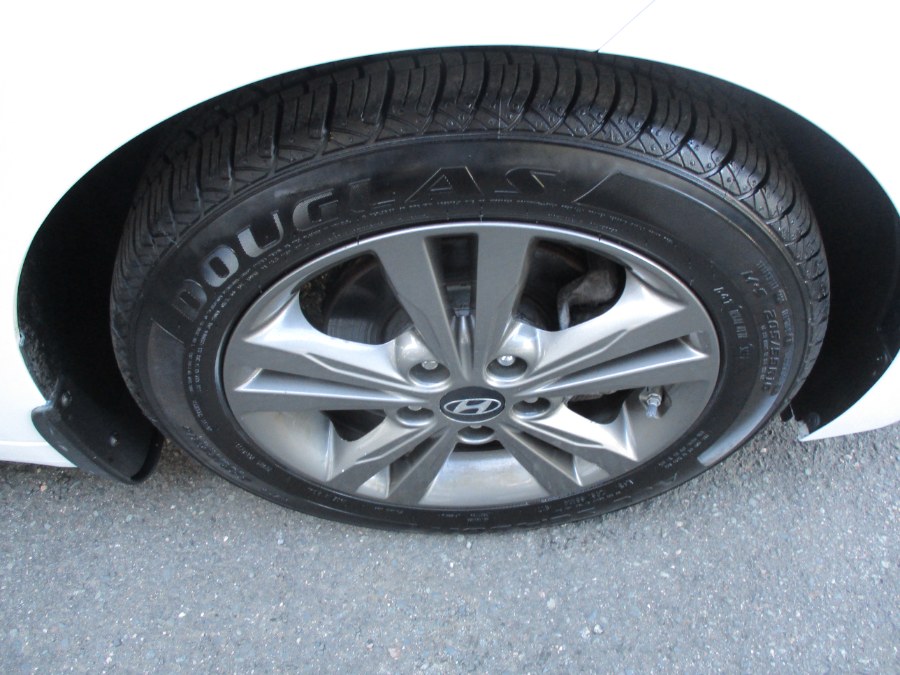 2018 Hyundai Elantra SEL 2.0L Auto (Alabama), available for sale in Meriden, Connecticut | Cos Central Auto. Meriden, Connecticut 2018 Hyundai Elantra SEL 2.0L Auto (Alabama), available for sale in Meriden, Connecticut | Cos Central Auto. Meriden, Connecticut