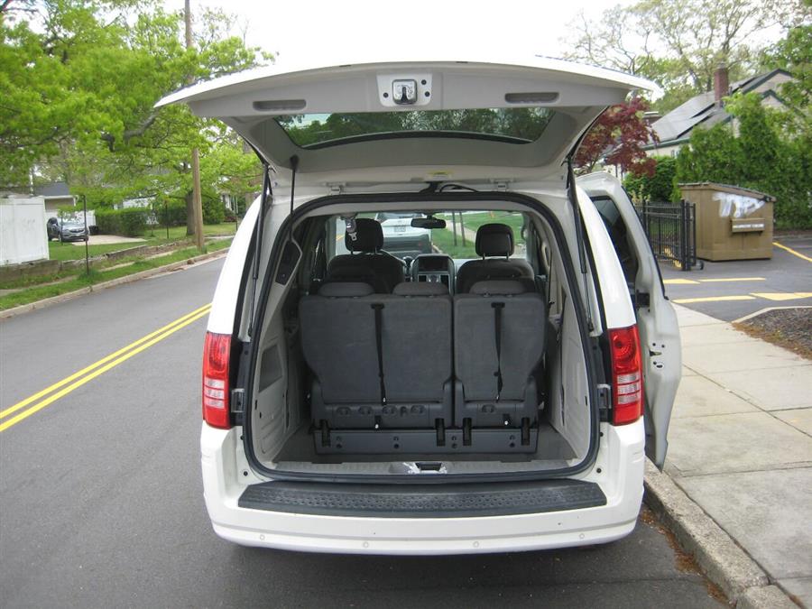 Used Chrysler Town And Country Touring 4dr Mini Van 2010 | Rite Choice Auto Inc.. Massapequa, New York Used Chrysler Town And Country Touring 4dr Mini Van 2010 | Rite Choice Auto Inc.. Massapequa, New York