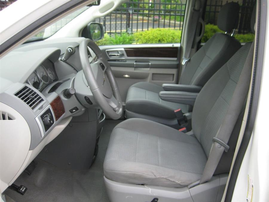 Used Chrysler Town And Country Touring 4dr Mini Van 2010 | Rite Choice Auto Inc.. Massapequa, New York Used Chrysler Town And Country Touring 4dr Mini Van 2010 | Rite Choice Auto Inc.. Massapequa, New York