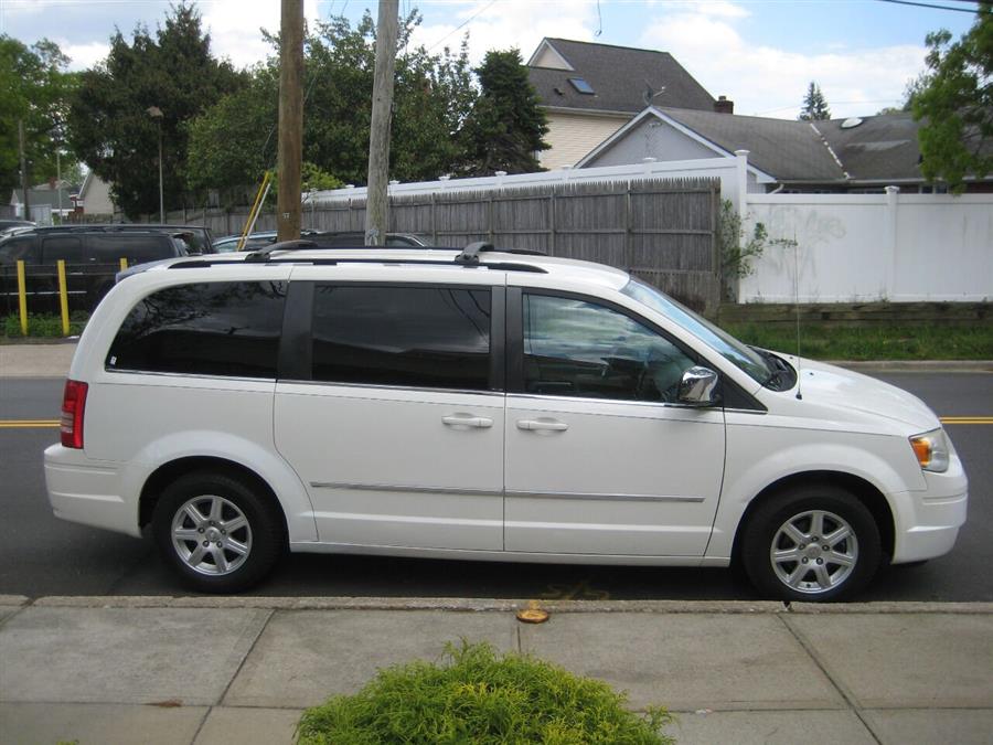 Used Chrysler Town And Country Touring 4dr Mini Van 2010 | Rite Choice Auto Inc.. Massapequa, New York Used Chrysler Town And Country Touring 4dr Mini Van 2010 | Rite Choice Auto Inc.. Massapequa, New York