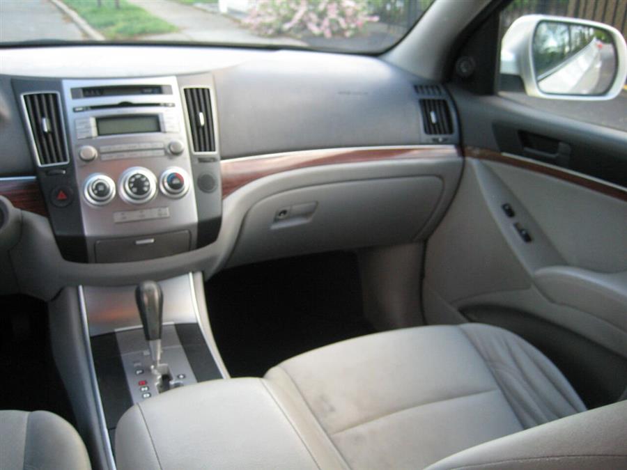 2011 Hyundai Veracruz GLS 4dr Crossover, available for sale in Massapequa, New York | Rite Choice Auto Inc.. Massapequa, New York 2011 Hyundai Veracruz GLS 4dr Crossover, available for sale in Massapequa, New York | Rite Choice Auto Inc.. Massapequa, New York