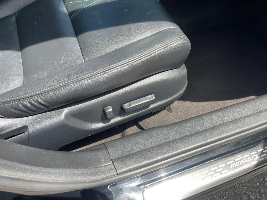 Used Honda Crosstour 4WD V6 5dr EX-L w/Navi 2014 | Mike And Tony Auto Sales, Inc. South Windsor, Connecticut Used Honda Crosstour 4WD V6 5dr EX-L w/Navi 2014 | Mike And Tony Auto Sales, Inc. South Windsor, Connecticut