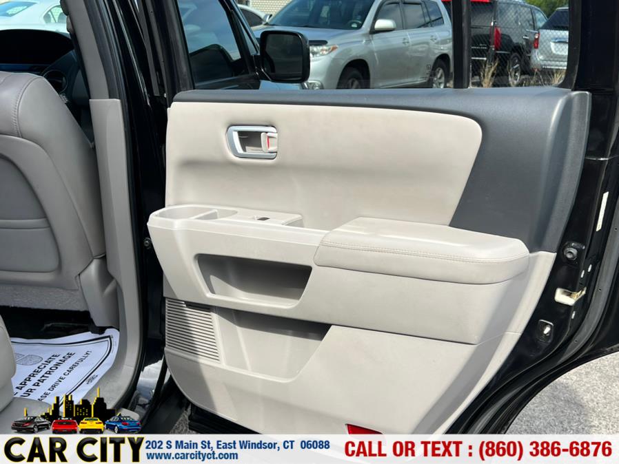 2014 Honda Pilot 4WD 4dr EX-L, available for sale in East Windsor, Connecticut | Car City LLC. East Windsor, Connecticut 2014 Honda Pilot 4WD 4dr EX-L, available for sale in East Windsor, Connecticut | Car City LLC. East Windsor, Connecticut