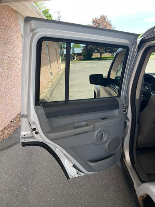 2006 Jeep Commander 4dr 4WD, available for sale in New Britain, Connecticut | Supreme Automotive. New Britain, Connecticut 2006 Jeep Commander 4dr 4WD, available for sale in New Britain, Connecticut | Supreme Automotive. New Britain, Connecticut