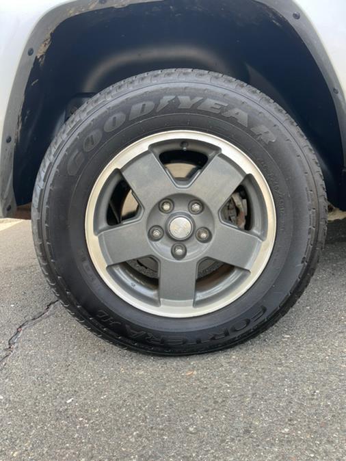 2006 Jeep Commander 4dr 4WD, available for sale in New Britain, Connecticut | Supreme Automotive. New Britain, Connecticut 2006 Jeep Commander 4dr 4WD, available for sale in New Britain, Connecticut | Supreme Automotive. New Britain, Connecticut