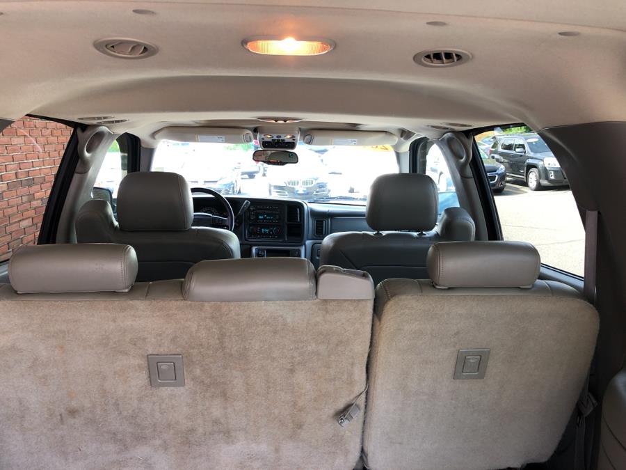 Used Chevrolet Suburban 4dr 1500 4WD Z71 2004 | National Auto Brokers, Inc.. Waterbury, Connecticut Used Chevrolet Suburban 4dr 1500 4WD Z71 2004 | National Auto Brokers, Inc.. Waterbury, Connecticut