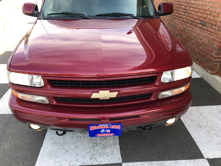 Used Chevrolet Suburban 4dr 1500 4WD Z71 2004 | National Auto Brokers, Inc.. Waterbury, Connecticut Used Chevrolet Suburban 4dr 1500 4WD Z71 2004 | National Auto Brokers, Inc.. Waterbury, Connecticut