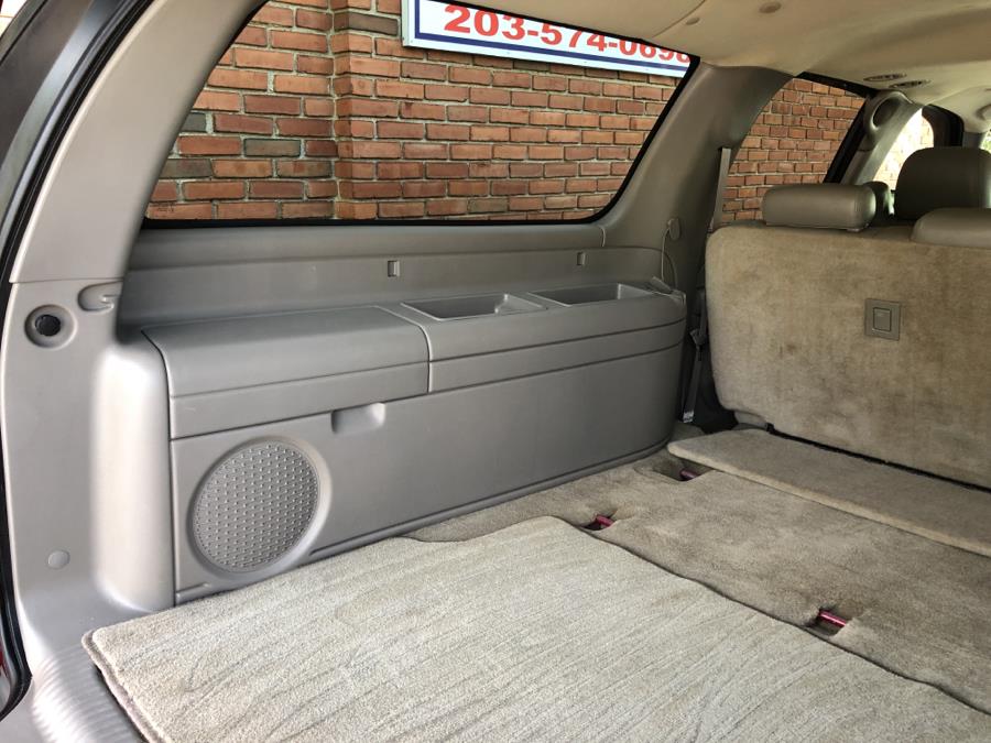 Used Chevrolet Suburban 4dr 1500 4WD Z71 2004 | National Auto Brokers, Inc.. Waterbury, Connecticut Used Chevrolet Suburban 4dr 1500 4WD Z71 2004 | National Auto Brokers, Inc.. Waterbury, Connecticut