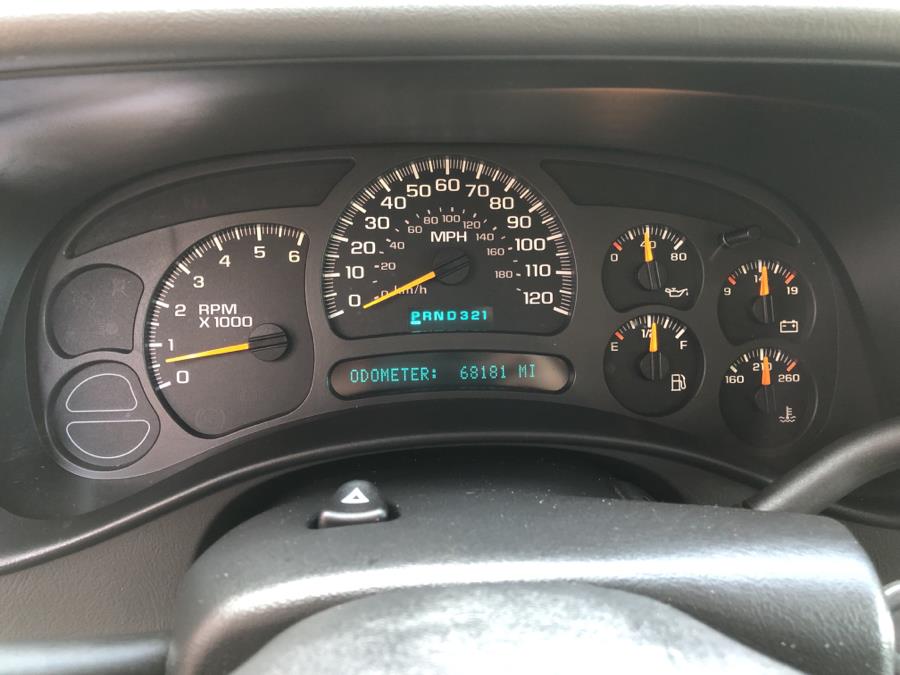 Used Chevrolet Suburban 4dr 1500 4WD Z71 2004 | National Auto Brokers, Inc.. Waterbury, Connecticut Used Chevrolet Suburban 4dr 1500 4WD Z71 2004 | National Auto Brokers, Inc.. Waterbury, Connecticut