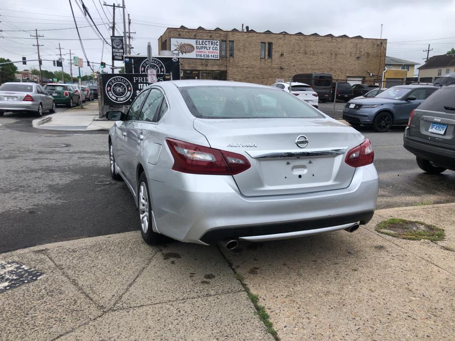 Used Nissan Altima 2.5 SR Sedan 2018 | Signature Auto Sales. Franklin Square, New York Used Nissan Altima 2.5 SR Sedan 2018 | Signature Auto Sales. Franklin Square, New York