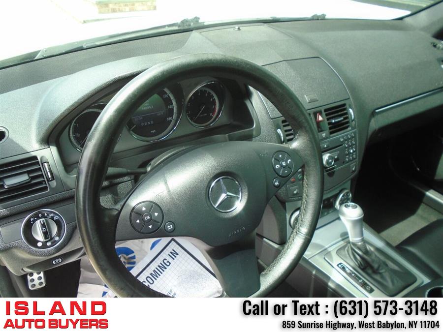 Used Mercedes-benz C-class C 300 Luxury 4MATIC AWD 4dr Sedan 2009 | Island Auto Buyers. West Babylon, New York Used Mercedes-benz C-class C 300 Luxury 4MATIC AWD 4dr Sedan 2009 | Island Auto Buyers. West Babylon, New York