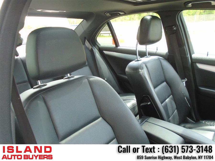 Used Mercedes-benz C-class C 300 Luxury 4MATIC AWD 4dr Sedan 2009 | Island Auto Buyers. West Babylon, New York Used Mercedes-benz C-class C 300 Luxury 4MATIC AWD 4dr Sedan 2009 | Island Auto Buyers. West Babylon, New York