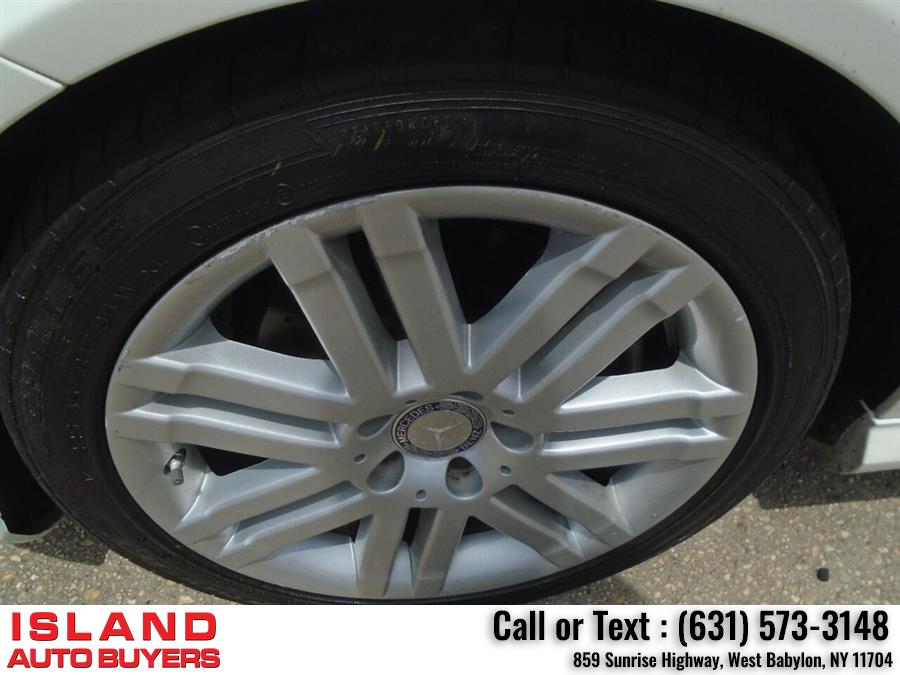 Used Mercedes-benz C-class C 300 Luxury 4MATIC AWD 4dr Sedan 2009 | Island Auto Buyers. West Babylon, New York Used Mercedes-benz C-class C 300 Luxury 4MATIC AWD 4dr Sedan 2009 | Island Auto Buyers. West Babylon, New York