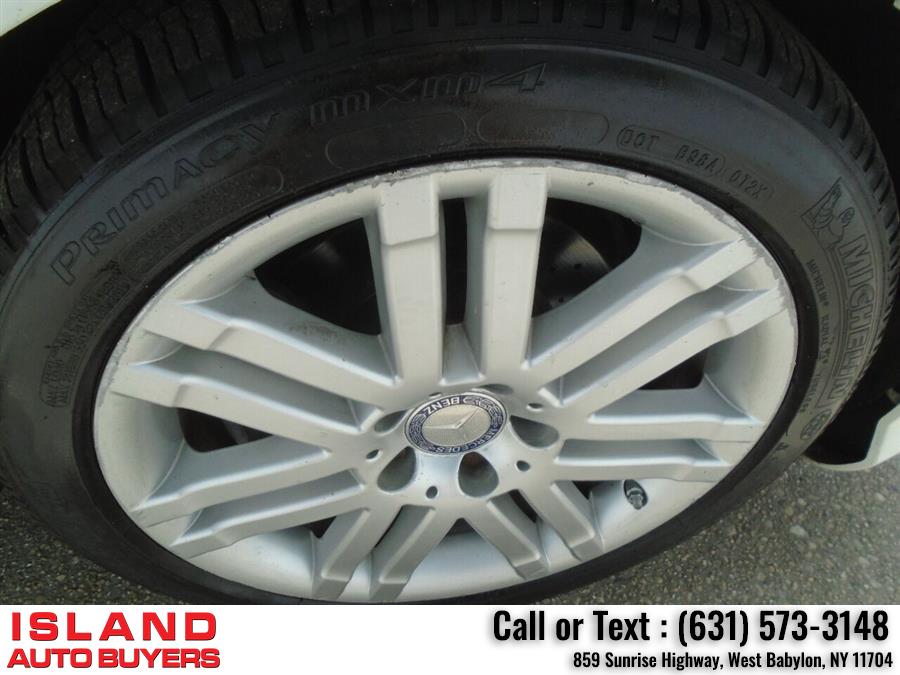Used Mercedes-benz C-class C 300 Luxury 4MATIC AWD 4dr Sedan 2009 | Island Auto Buyers. West Babylon, New York Used Mercedes-benz C-class C 300 Luxury 4MATIC AWD 4dr Sedan 2009 | Island Auto Buyers. West Babylon, New York