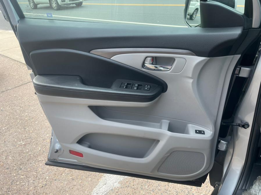 2017 Honda Pilot EX-L AWD, available for sale in Manchester, Connecticut | Carsonmain LLC. Manchester, Connecticut 2017 Honda Pilot EX-L AWD, available for sale in Manchester, Connecticut | Carsonmain LLC. Manchester, Connecticut