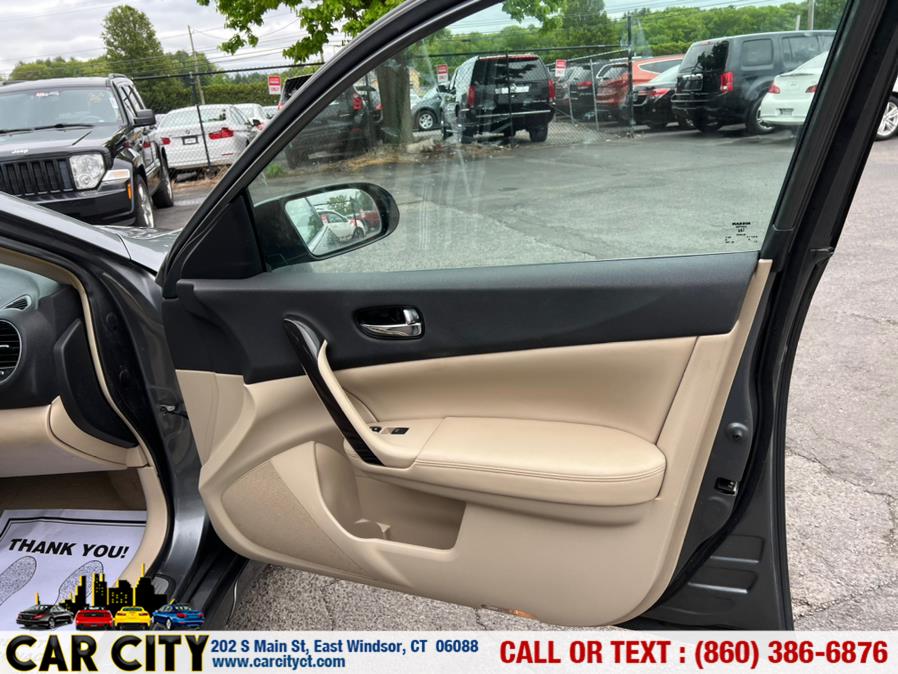 2014 Nissan Maxima 4dr Sdn 3.5 S, available for sale in East Windsor, Connecticut | Car City LLC. East Windsor, Connecticut 2014 Nissan Maxima 4dr Sdn 3.5 S, available for sale in East Windsor, Connecticut | Car City LLC. East Windsor, Connecticut