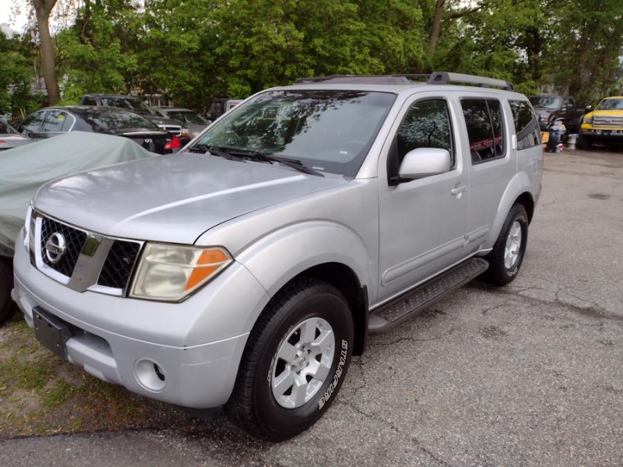 2005 Nissan Pathfinder SE 4WD, available for sale in Chicopee, Massachusetts | Matts Auto Mall LLC. Chicopee, Massachusetts