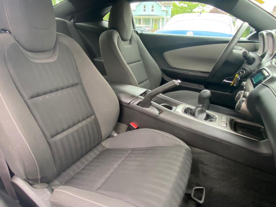 Used Chevrolet Camaro 2dr Cpe LS w/1LS 2015 | Lava Motors 2 Inc. Canton, Connecticut Used Chevrolet Camaro 2dr Cpe LS w/1LS 2015 | Lava Motors 2 Inc. Canton, Connecticut