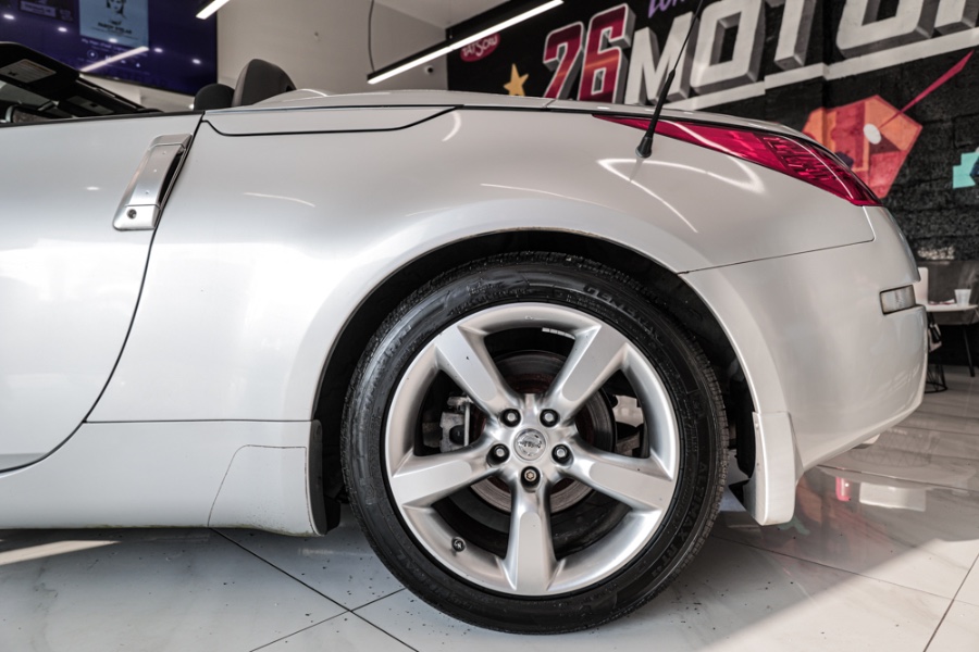 Used Nissan 350Z 2dr Roadster Man Enthusiast 2008 | 26 Motors Long Island. ELMONT, New York Used Nissan 350Z 2dr Roadster Man Enthusiast 2008 | 26 Motors Long Island. ELMONT, New York
