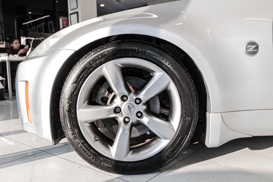 Used Nissan 350Z 2dr Roadster Man Enthusiast 2008 | 26 Motors Long Island. ELMONT, New York Used Nissan 350Z 2dr Roadster Man Enthusiast 2008 | 26 Motors Long Island. ELMONT, New York