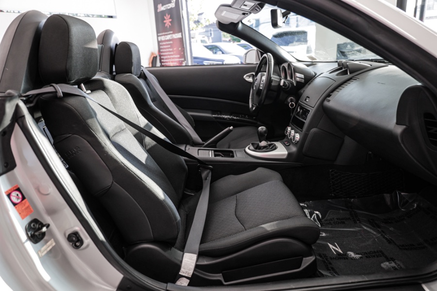 Used Nissan 350Z 2dr Roadster Man Enthusiast 2008 | 26 Motors Long Island. ELMONT, New York Used Nissan 350Z 2dr Roadster Man Enthusiast 2008 | 26 Motors Long Island. ELMONT, New York
