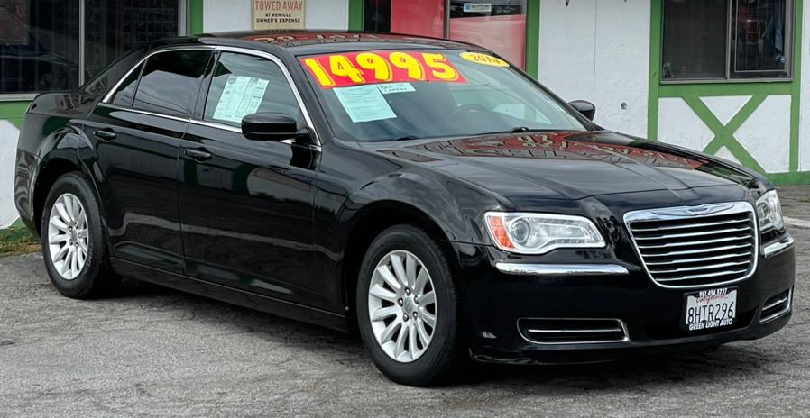 Used Chrysler 300 4dr Sdn RWD 2014 | Green Light Auto. Corona, California Used Chrysler 300 4dr Sdn RWD 2014 | Green Light Auto. Corona, California