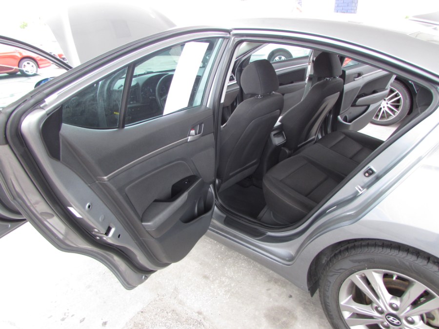 Used Hyundai Elantra SEL 2.0L Auto (Ulsan) 2018 | VIP Auto Enterprise, Inc. Orlando, Florida Used Hyundai Elantra SEL 2.0L Auto (Ulsan) 2018 | VIP Auto Enterprise, Inc. Orlando, Florida