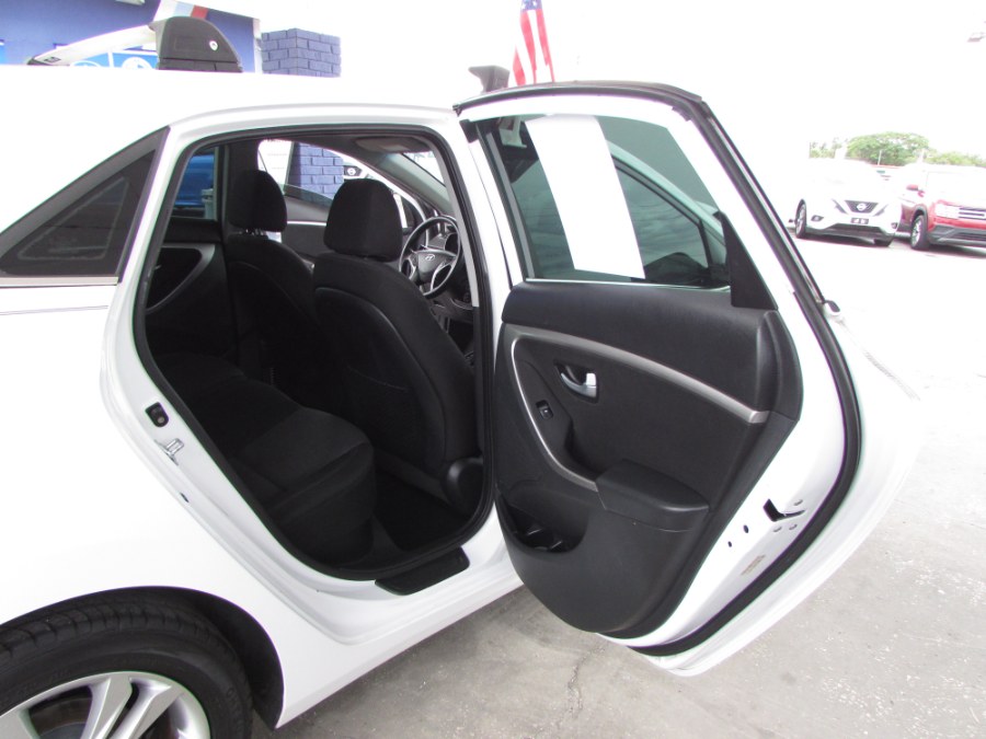 Used Hyundai Elantra GT 5dr HB Auto 2014 | VIP Auto Enterprise, Inc. Orlando, Florida Used Hyundai Elantra GT 5dr HB Auto 2014 | VIP Auto Enterprise, Inc. Orlando, Florida