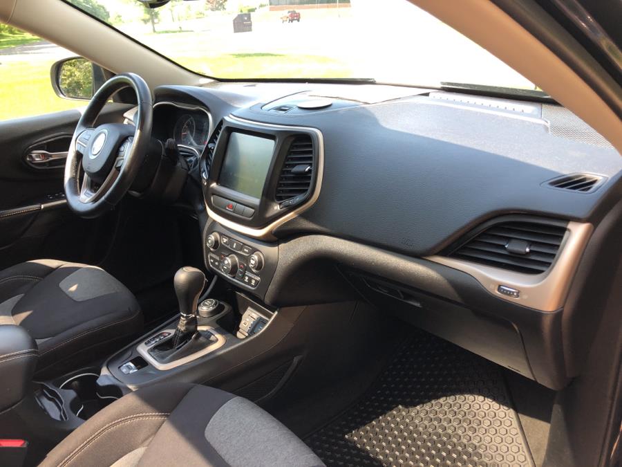 2014 Jeep Cherokee 4WD 4dr Latitude, available for sale in Beavercreek, Ohio | Wholesale Direct Motors. Beavercreek, Ohio 2014 Jeep Cherokee 4WD 4dr Latitude, available for sale in Beavercreek, Ohio | Wholesale Direct Motors. Beavercreek, Ohio