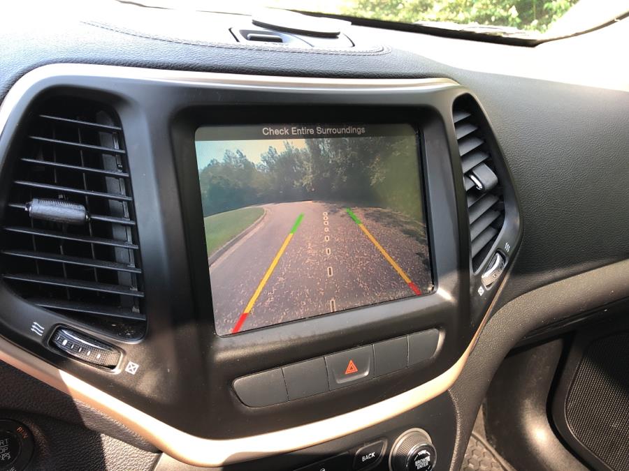 2014 Jeep Cherokee 4WD 4dr Latitude, available for sale in Beavercreek, Ohio | Wholesale Direct Motors. Beavercreek, Ohio 2014 Jeep Cherokee 4WD 4dr Latitude, available for sale in Beavercreek, Ohio | Wholesale Direct Motors. Beavercreek, Ohio
