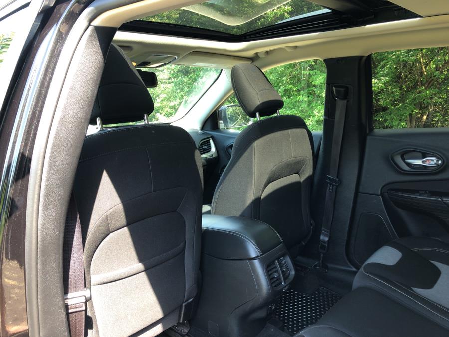 2014 Jeep Cherokee 4WD 4dr Latitude, available for sale in Beavercreek, Ohio | Wholesale Direct Motors. Beavercreek, Ohio 2014 Jeep Cherokee 4WD 4dr Latitude, available for sale in Beavercreek, Ohio | Wholesale Direct Motors. Beavercreek, Ohio