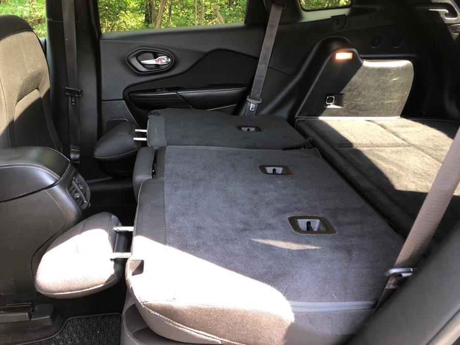 2014 Jeep Cherokee 4WD 4dr Latitude, available for sale in Beavercreek, Ohio | Wholesale Direct Motors. Beavercreek, Ohio 2014 Jeep Cherokee 4WD 4dr Latitude, available for sale in Beavercreek, Ohio | Wholesale Direct Motors. Beavercreek, Ohio