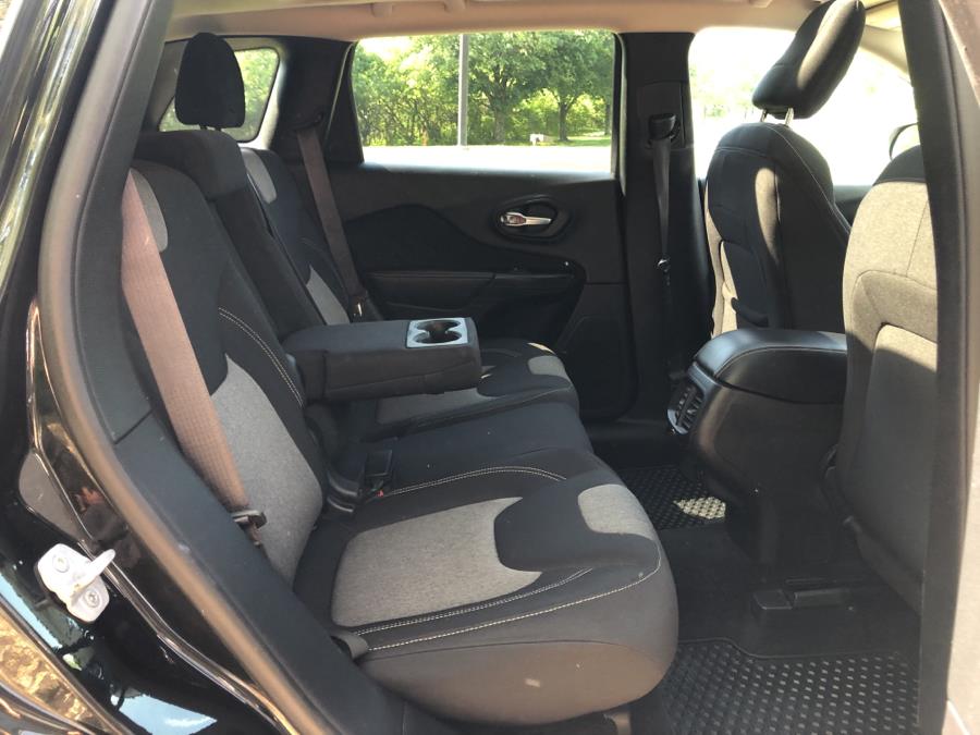2014 Jeep Cherokee 4WD 4dr Latitude, available for sale in Beavercreek, Ohio | Wholesale Direct Motors. Beavercreek, Ohio 2014 Jeep Cherokee 4WD 4dr Latitude, available for sale in Beavercreek, Ohio | Wholesale Direct Motors. Beavercreek, Ohio