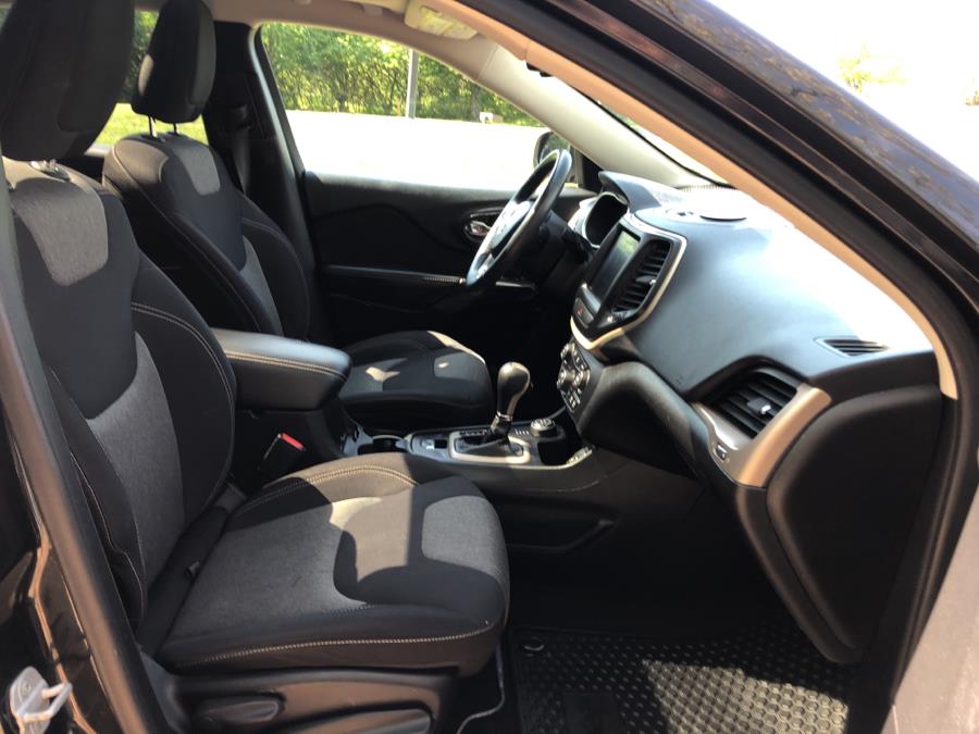 2014 Jeep Cherokee 4WD 4dr Latitude, available for sale in Beavercreek, Ohio | Wholesale Direct Motors. Beavercreek, Ohio 2014 Jeep Cherokee 4WD 4dr Latitude, available for sale in Beavercreek, Ohio | Wholesale Direct Motors. Beavercreek, Ohio