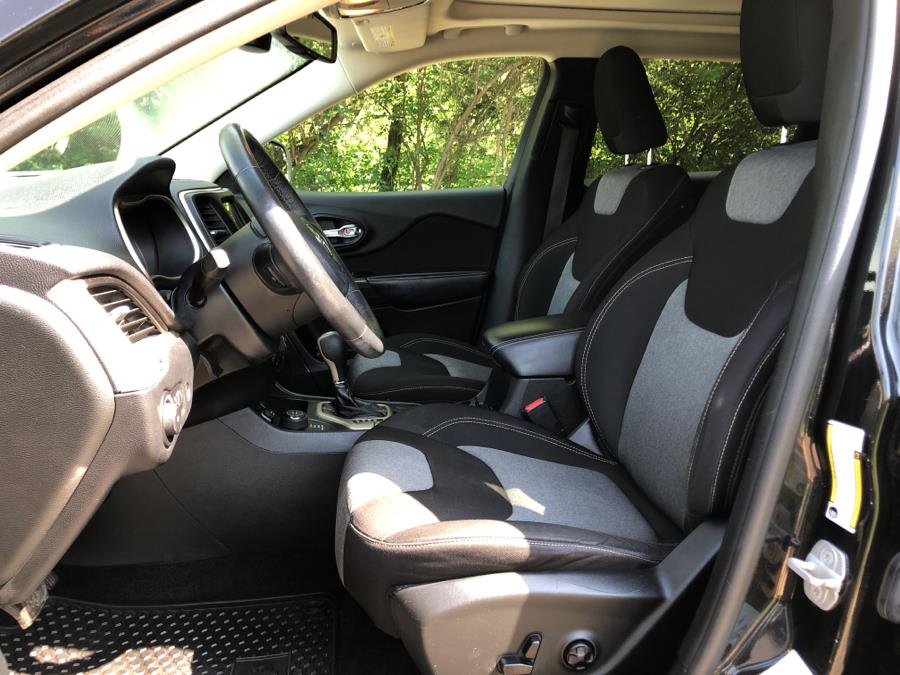 2014 Jeep Cherokee 4WD 4dr Latitude, available for sale in Beavercreek, Ohio | Wholesale Direct Motors. Beavercreek, Ohio 2014 Jeep Cherokee 4WD 4dr Latitude, available for sale in Beavercreek, Ohio | Wholesale Direct Motors. Beavercreek, Ohio