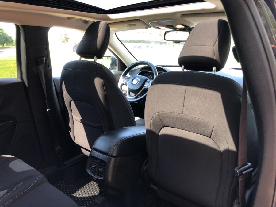 2014 Jeep Cherokee 4WD 4dr Latitude, available for sale in Beavercreek, Ohio | Wholesale Direct Motors. Beavercreek, Ohio 2014 Jeep Cherokee 4WD 4dr Latitude, available for sale in Beavercreek, Ohio | Wholesale Direct Motors. Beavercreek, Ohio
