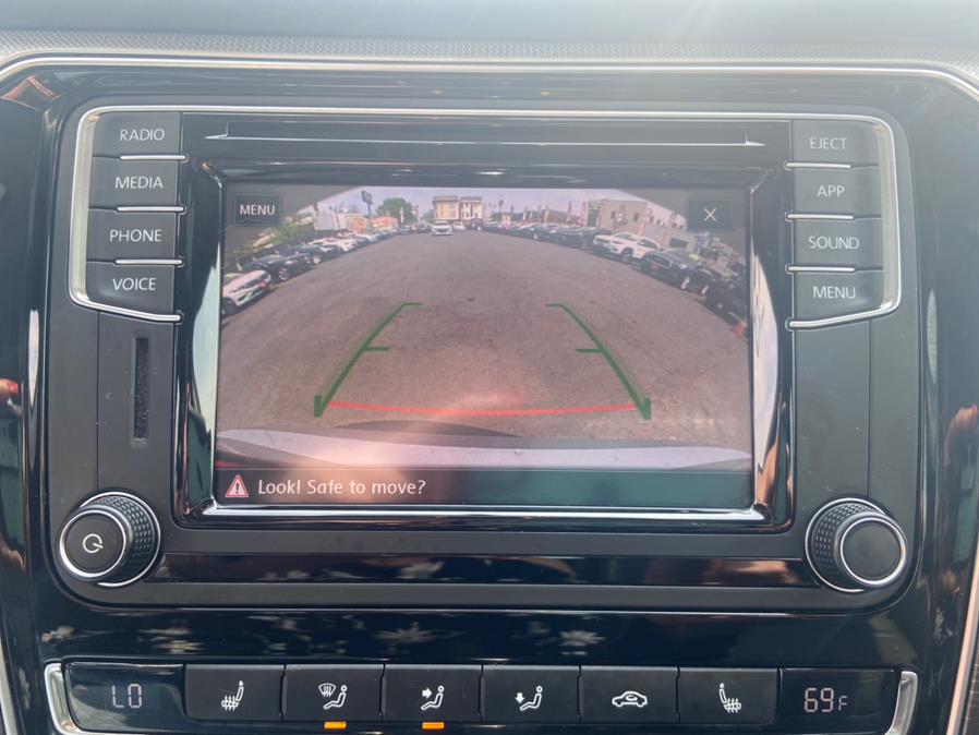 2018 Volkswagen Passat 2.0T SE w/Technology Auto, available for sale in Irvington , New Jersey | Auto Haus of Irvington Corp. Irvington , New Jersey 2018 Volkswagen Passat 2.0T SE w/Technology Auto, available for sale in Irvington , New Jersey | Auto Haus of Irvington Corp. Irvington , New Jersey