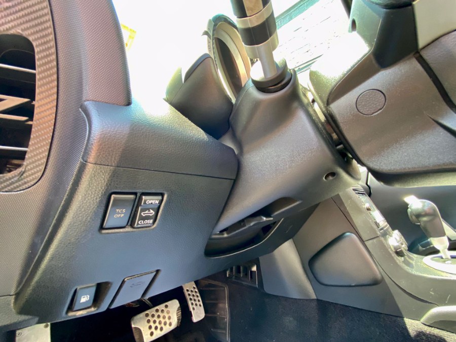 Used Nissan 350Z 2dr Roadster Touring Auto 2005 | RT Auto Center LLC. Newark, New Jersey Used Nissan 350Z 2dr Roadster Touring Auto 2005 | RT Auto Center LLC. Newark, New Jersey