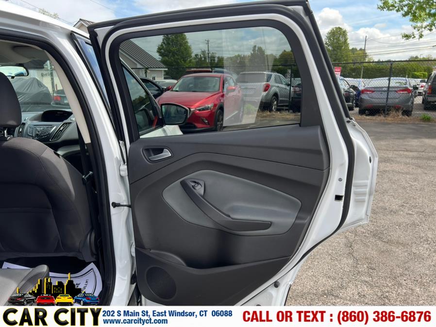 2013 Ford Escape 4WD 4dr SE, available for sale in East Windsor, Connecticut | Car City LLC. East Windsor, Connecticut 2013 Ford Escape 4WD 4dr SE, available for sale in East Windsor, Connecticut | Car City LLC. East Windsor, Connecticut