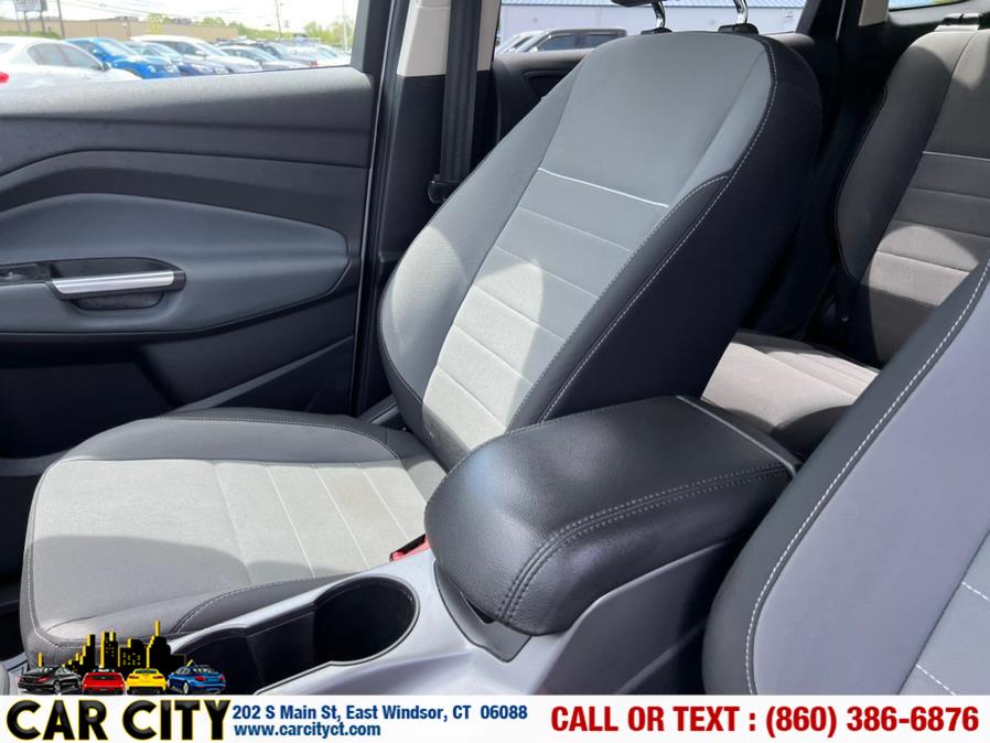 2013 Ford Escape 4WD 4dr SE, available for sale in East Windsor, Connecticut | Car City LLC. East Windsor, Connecticut 2013 Ford Escape 4WD 4dr SE, available for sale in East Windsor, Connecticut | Car City LLC. East Windsor, Connecticut