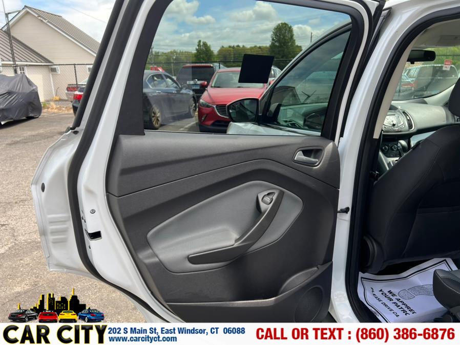 2013 Ford Escape 4WD 4dr SE, available for sale in East Windsor, Connecticut | Car City LLC. East Windsor, Connecticut 2013 Ford Escape 4WD 4dr SE, available for sale in East Windsor, Connecticut | Car City LLC. East Windsor, Connecticut