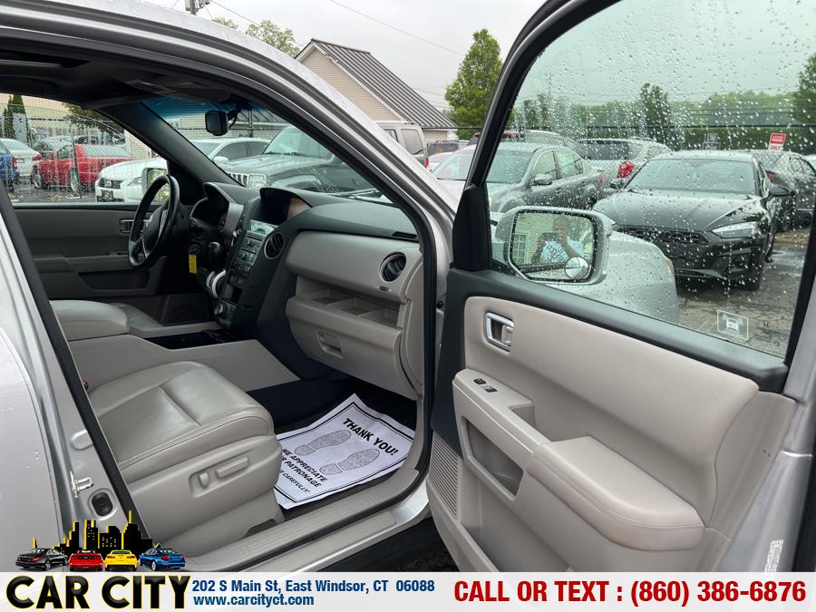 Used Honda Pilot 4WD 4dr Touring w/RES & Navi 2011 | Car City LLC. East Windsor, Connecticut Used Honda Pilot 4WD 4dr Touring w/RES & Navi 2011 | Car City LLC. East Windsor, Connecticut