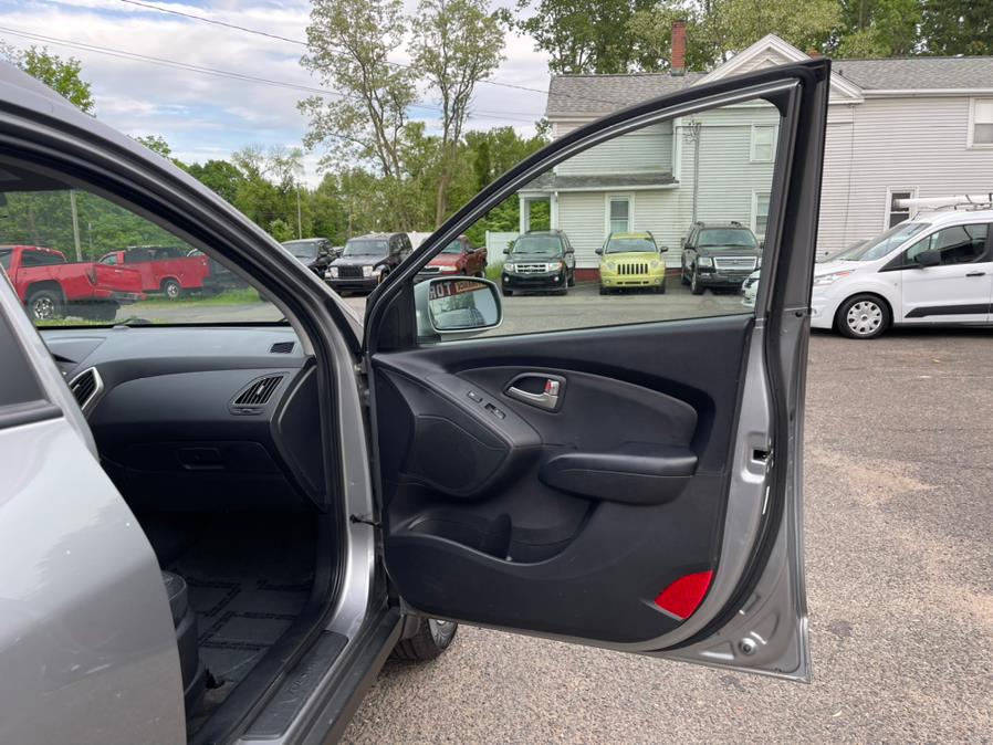 2012 Hyundai Tucson AWD 4dr Auto GLS, available for sale in East Windsor, Connecticut | Toro Auto. East Windsor, Connecticut 2012 Hyundai Tucson AWD 4dr Auto GLS, available for sale in East Windsor, Connecticut | Toro Auto. East Windsor, Connecticut