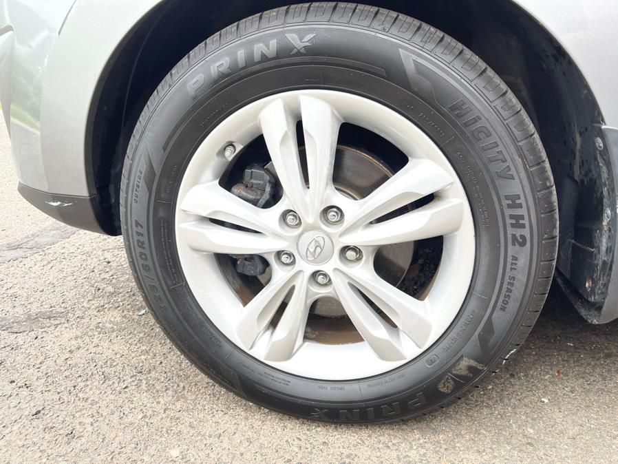 2012 Hyundai Tucson AWD 4dr Auto GLS, available for sale in East Windsor, Connecticut | Toro Auto. East Windsor, Connecticut 2012 Hyundai Tucson AWD 4dr Auto GLS, available for sale in East Windsor, Connecticut | Toro Auto. East Windsor, Connecticut