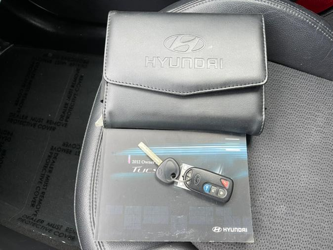 2012 Hyundai Tucson AWD 4dr Auto GLS, available for sale in East Windsor, Connecticut | Toro Auto. East Windsor, Connecticut 2012 Hyundai Tucson AWD 4dr Auto GLS, available for sale in East Windsor, Connecticut | Toro Auto. East Windsor, Connecticut