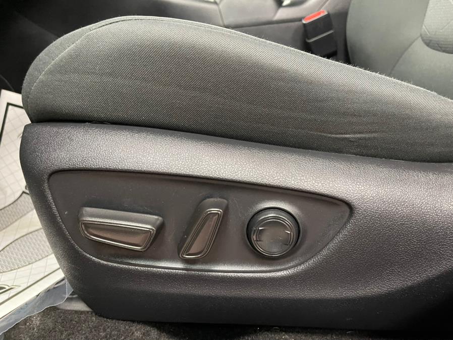 Used Toyota RAV4 XLE AWD (Natl) 2020 | Power Motors East. Massapequa Park, New York Used Toyota RAV4 XLE AWD (Natl) 2020 | Power Motors East. Massapequa Park, New York