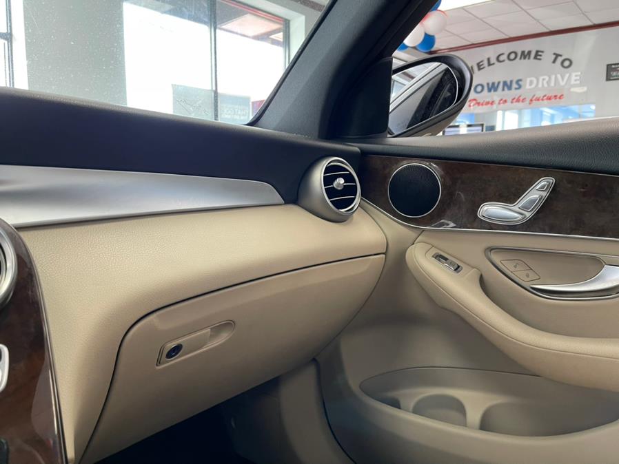Used Mercedes-Benz GLC GLC 300 4MATIC SUV 2018 | 5 Towns Drive. Inwood, New York Used Mercedes-Benz GLC GLC 300 4MATIC SUV 2018 | 5 Towns Drive. Inwood, New York